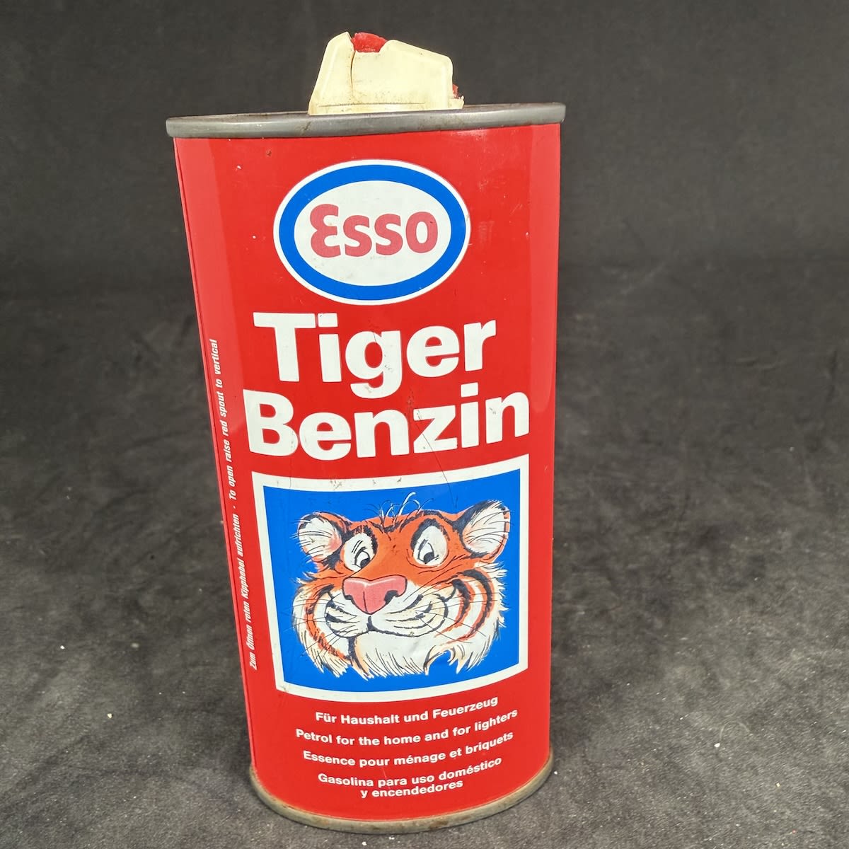 Household Oiler. Oil Tin. Esso Tiger Benzin. Petrol for the Home and for lighters. Exxon. German. 125 ml.