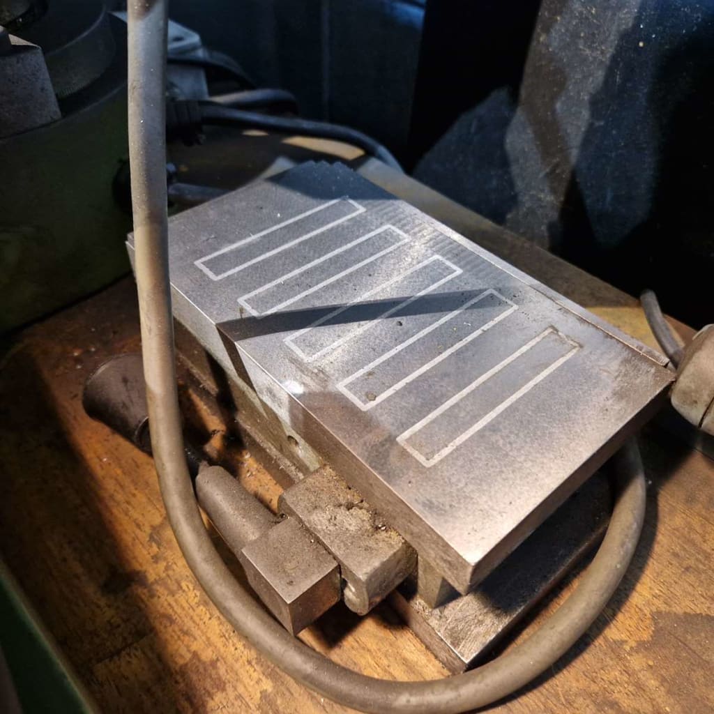 Rectifieuse plane avec outillages (15).jpg