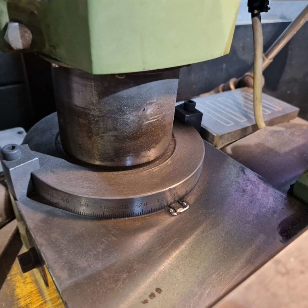 Rectifieuse plane avec outillages (17).jpg