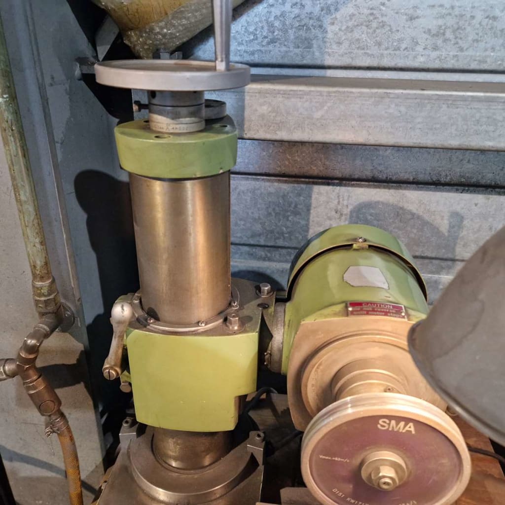 Rectifieuse plane avec outillages (18).jpg