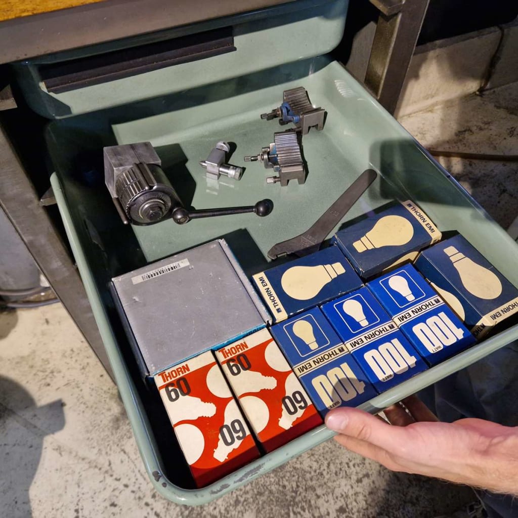 Rectifieuse plane avec outillages (20).jpg