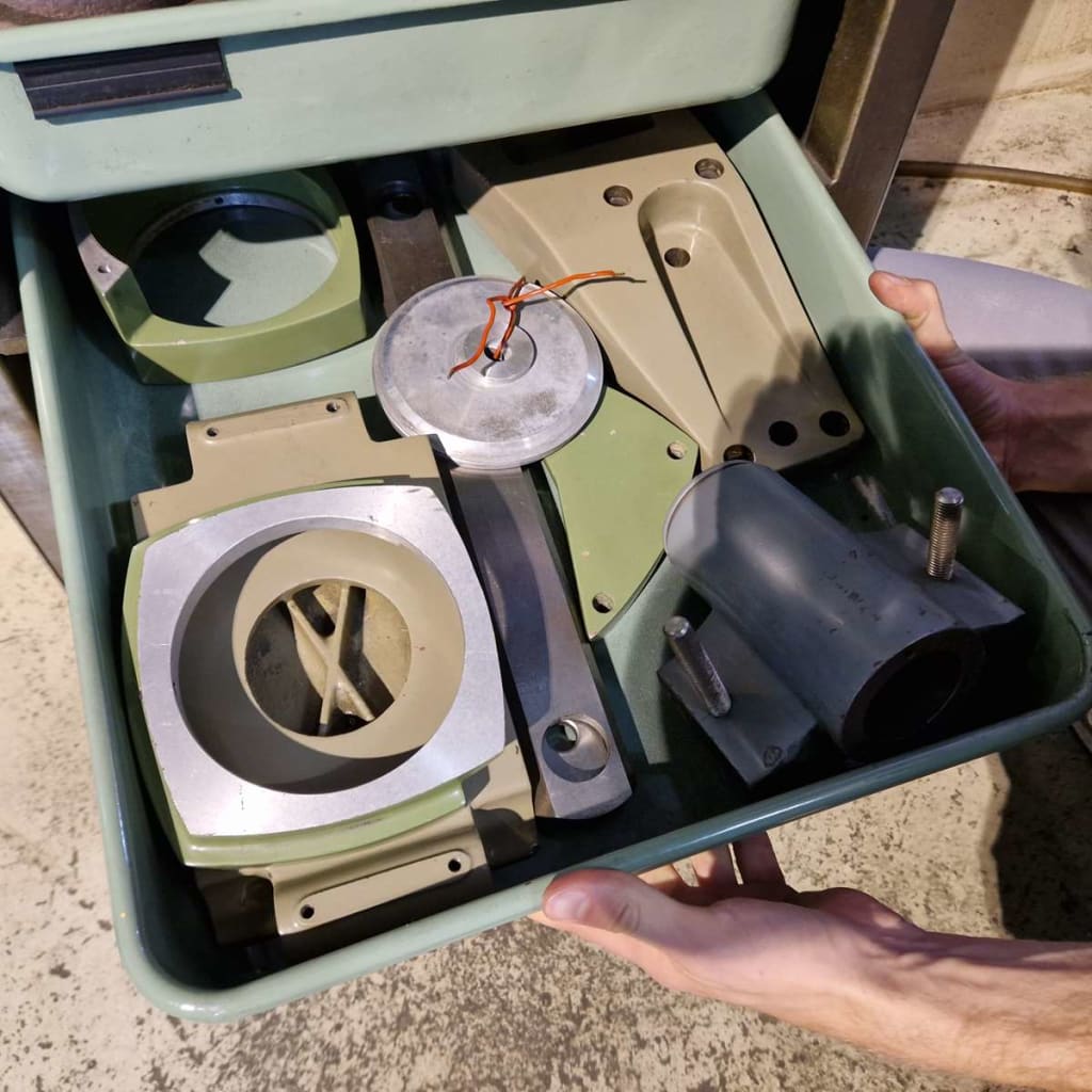 Rectifieuse plane avec outillages (22).jpg