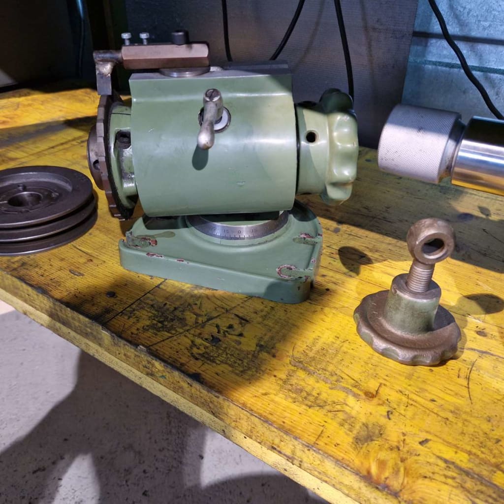Rectifieuse plane avec outillages (24).jpg