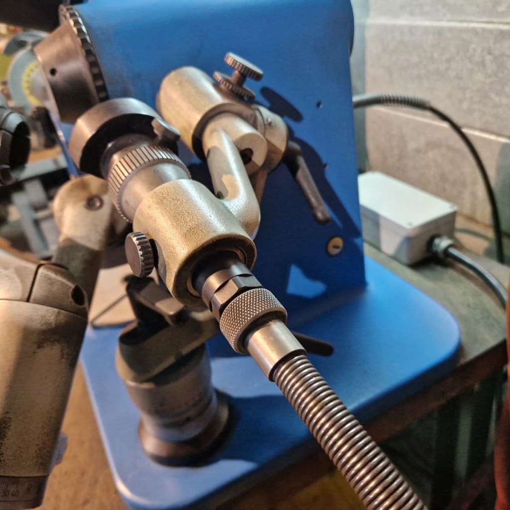 Affûteuse de mêches (4).jpg