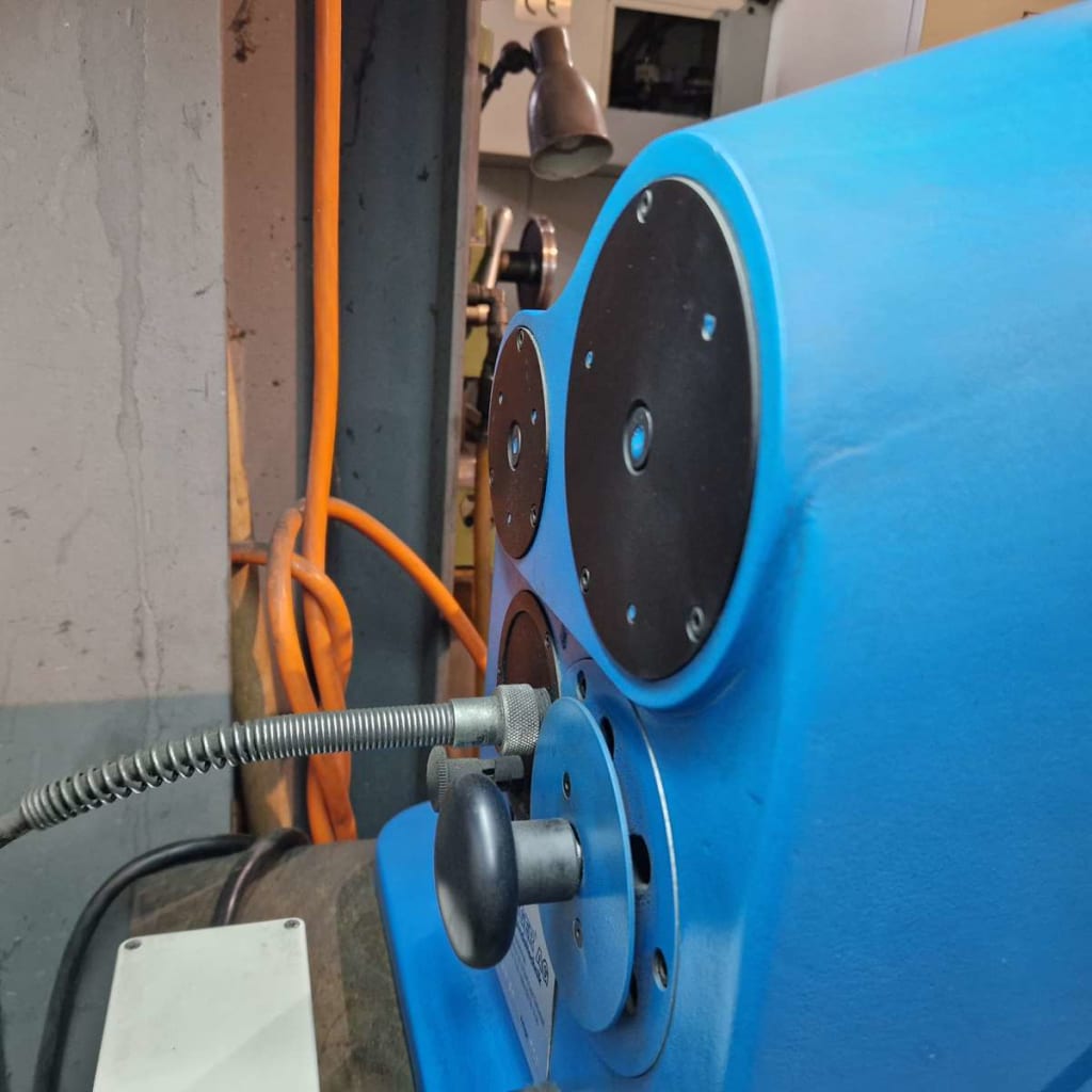 Affûteuse de mêches (5).jpg