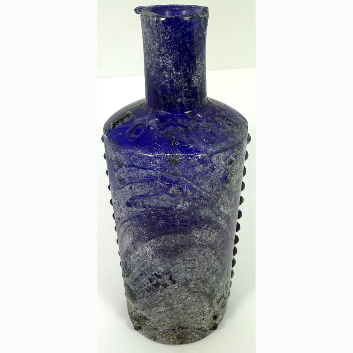 Poison. Lynch's Patent. L&T Monogram with Patent to the base. Poison on shoulder. Columns of Diamond points. 6 oz. 154 mm.