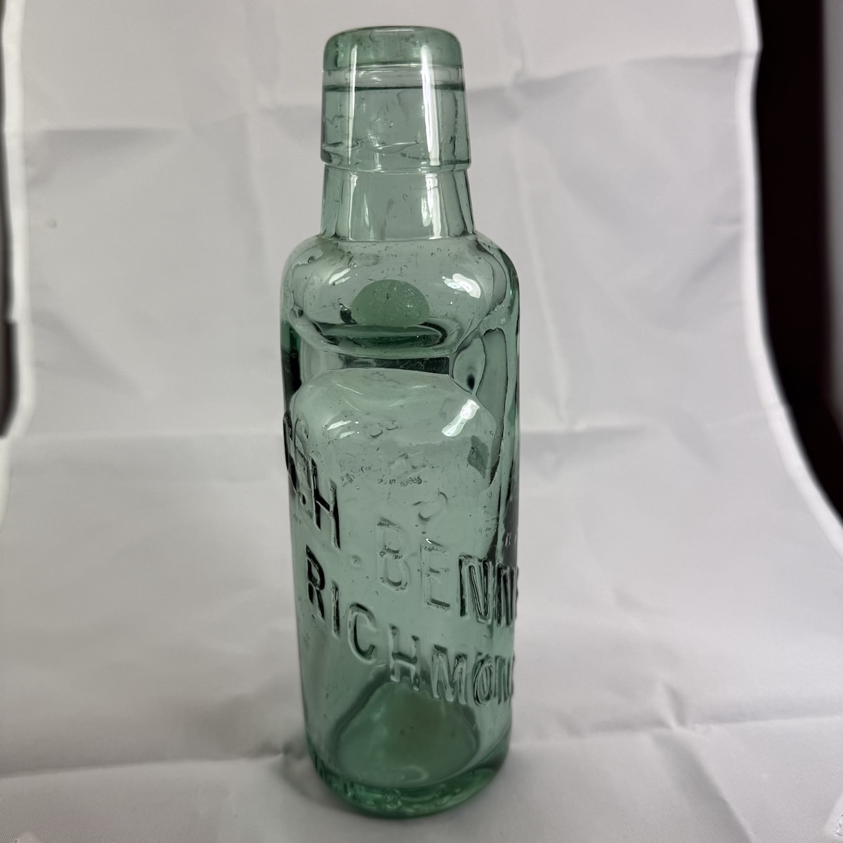 Codd. G. H. Bennett, Richmond. MGB Co. 6 oz All Way Pour. (Victoria)