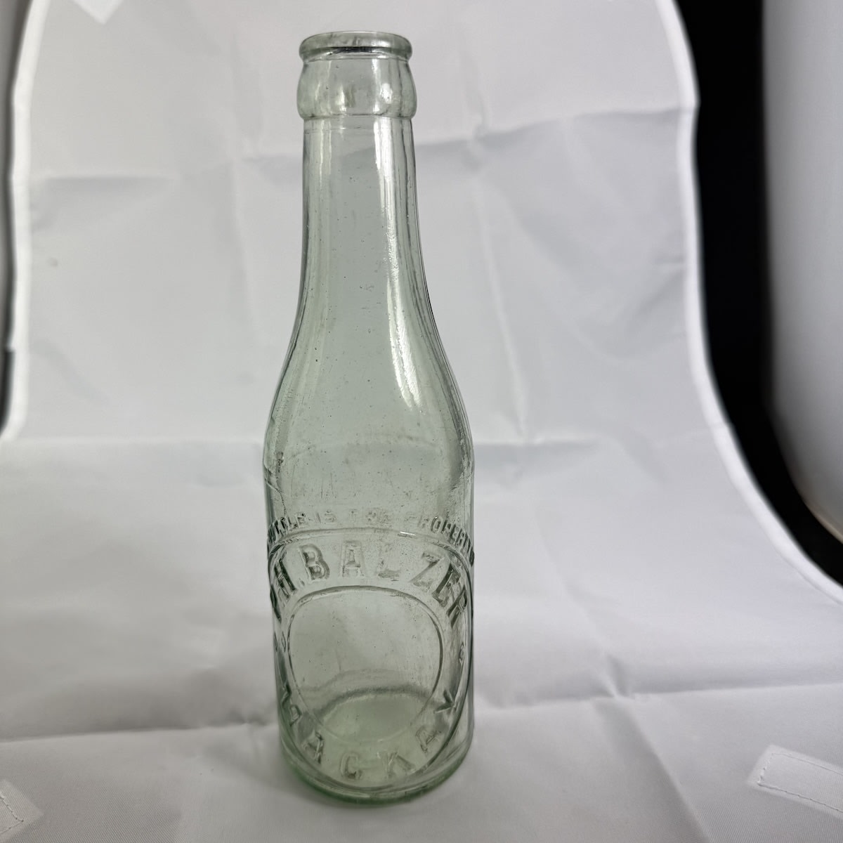 Crown Seal. P. H. Balzer, Mackay. Aqua. 6 oz. (Queensland)