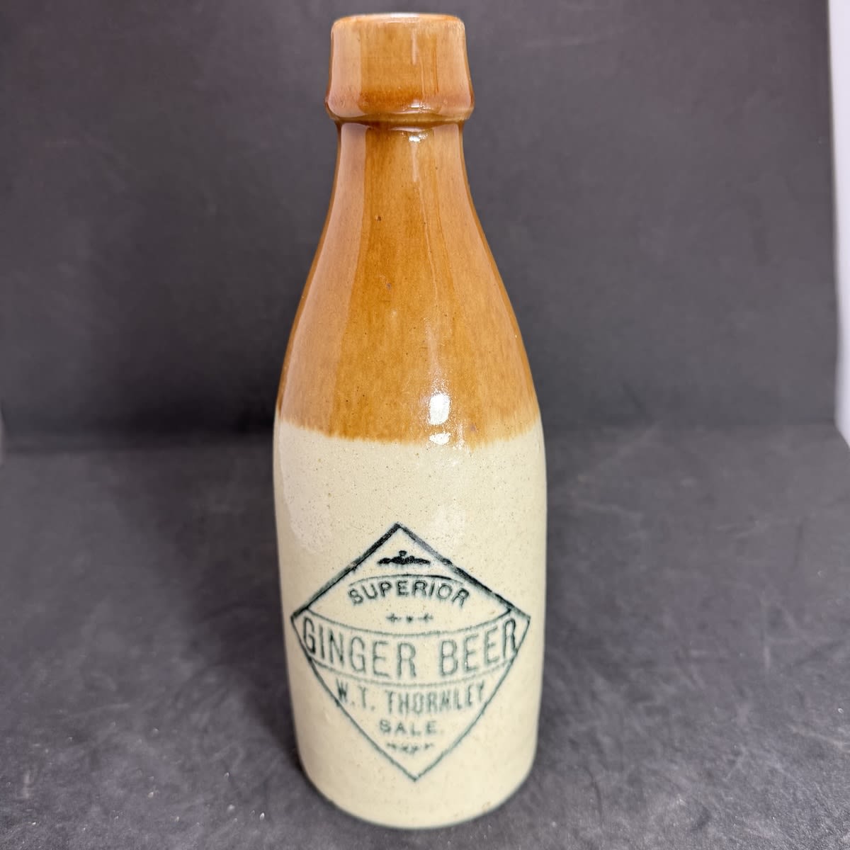 Ginger Beer. W. T. Thornley, Sale. Champagne. Tan Top. (Gippsland, Victoria)