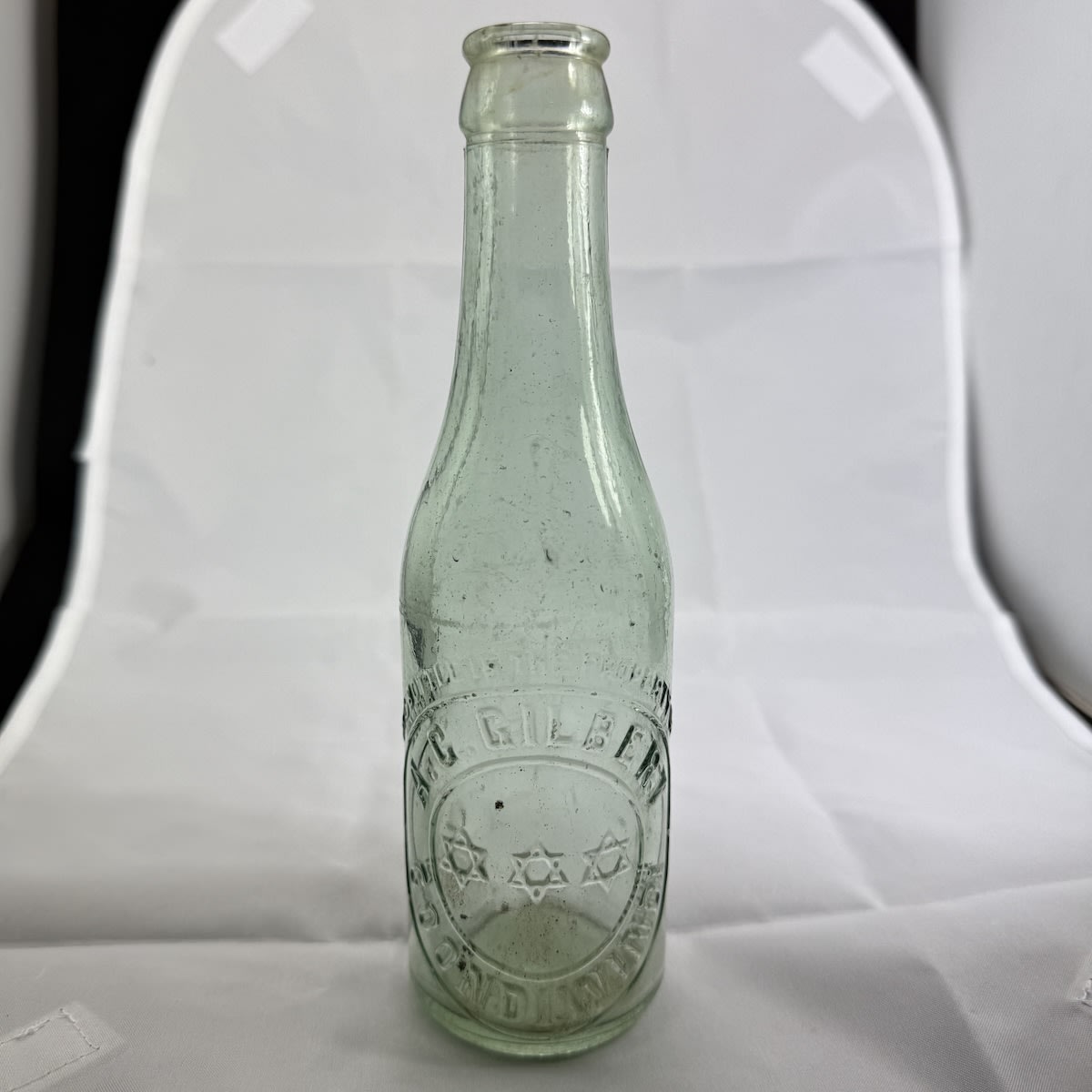 Crown Seal. A. G. Gilbert, Goondiwindi. Three Stars. Aqua. 6 oz. (Queensland)