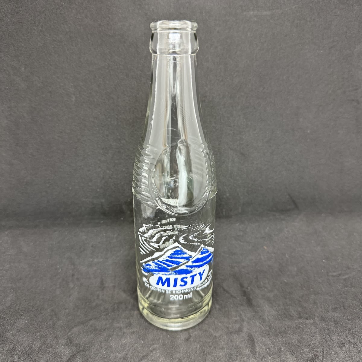 Ceramic Label Crown Seal. Misty Soft Drinks, Coppin St., Richmond. Mountain. 200 ml. (Victoria)