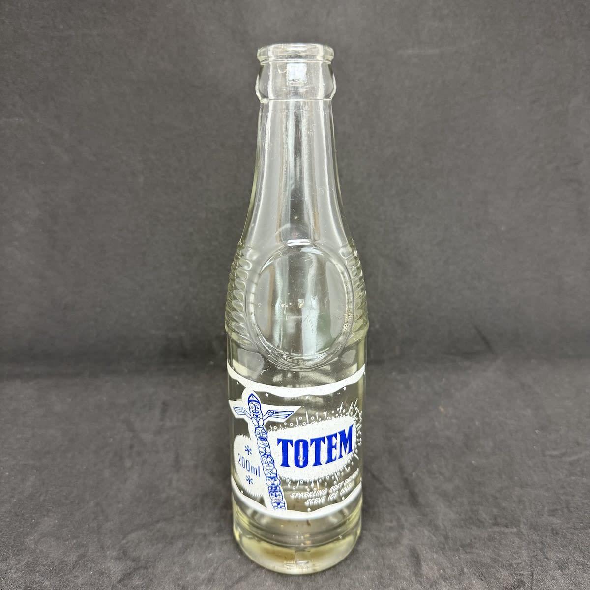 Ceramic Label Crown Seal. Totem Drinks. Colac Aerated Water Co Pty Ltd. 200 ml. (Victoria)