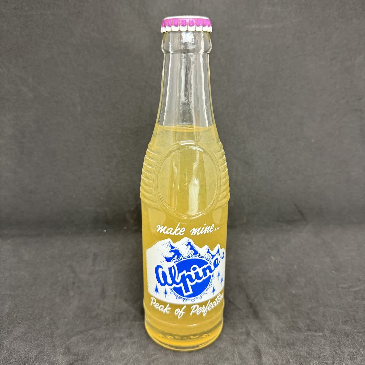 Ceramic Label Crown Seal. McAlpine Industries Albury. Make Mine Alpine. 7 oz. Still sealed. Original Cap: Passionfruit Drink. (New South Wales)