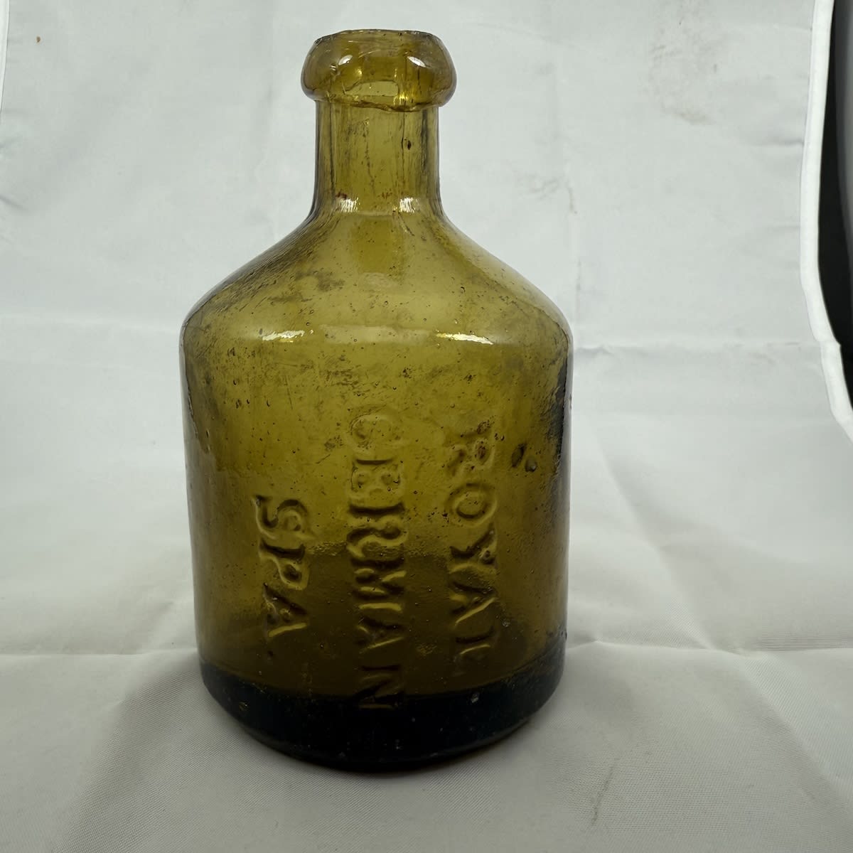 Dump Soda. Royal German Spa. Honey Amber. 10 oz. Hinge Mould. (UK)