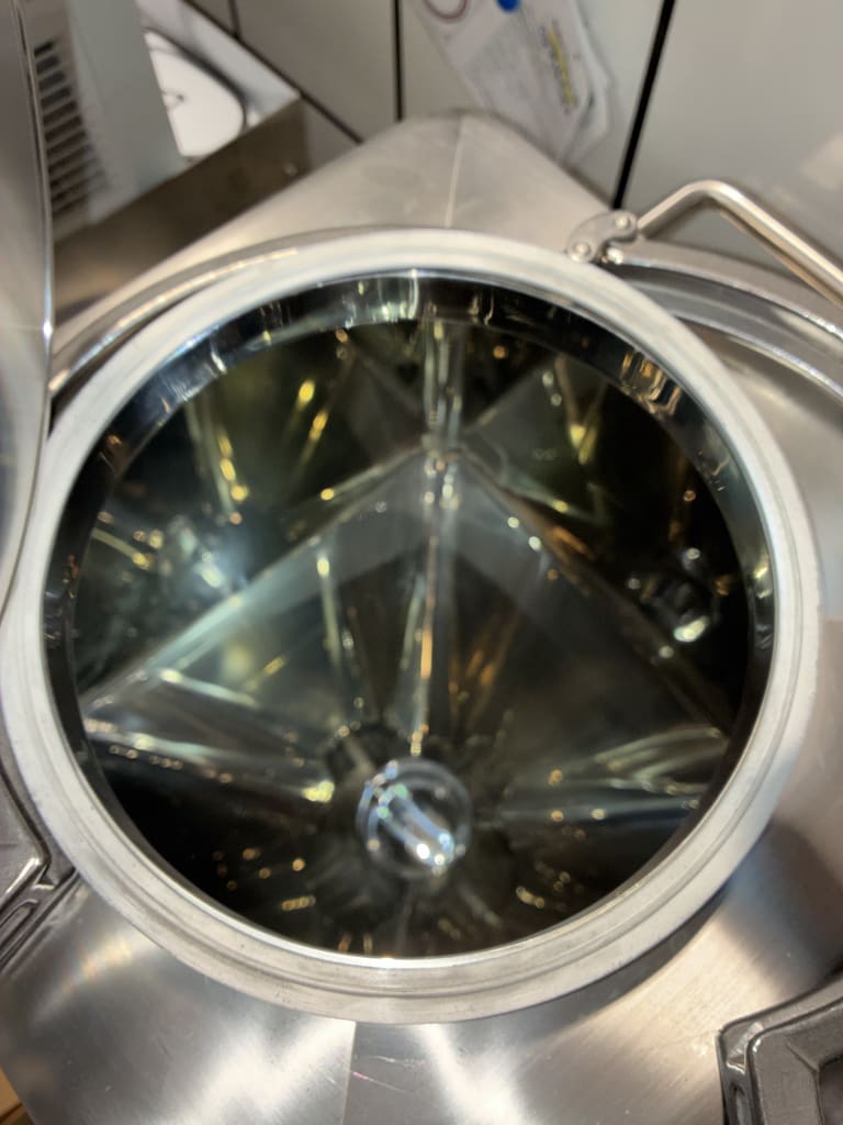 0_7Internal bin highly polished.jpeg