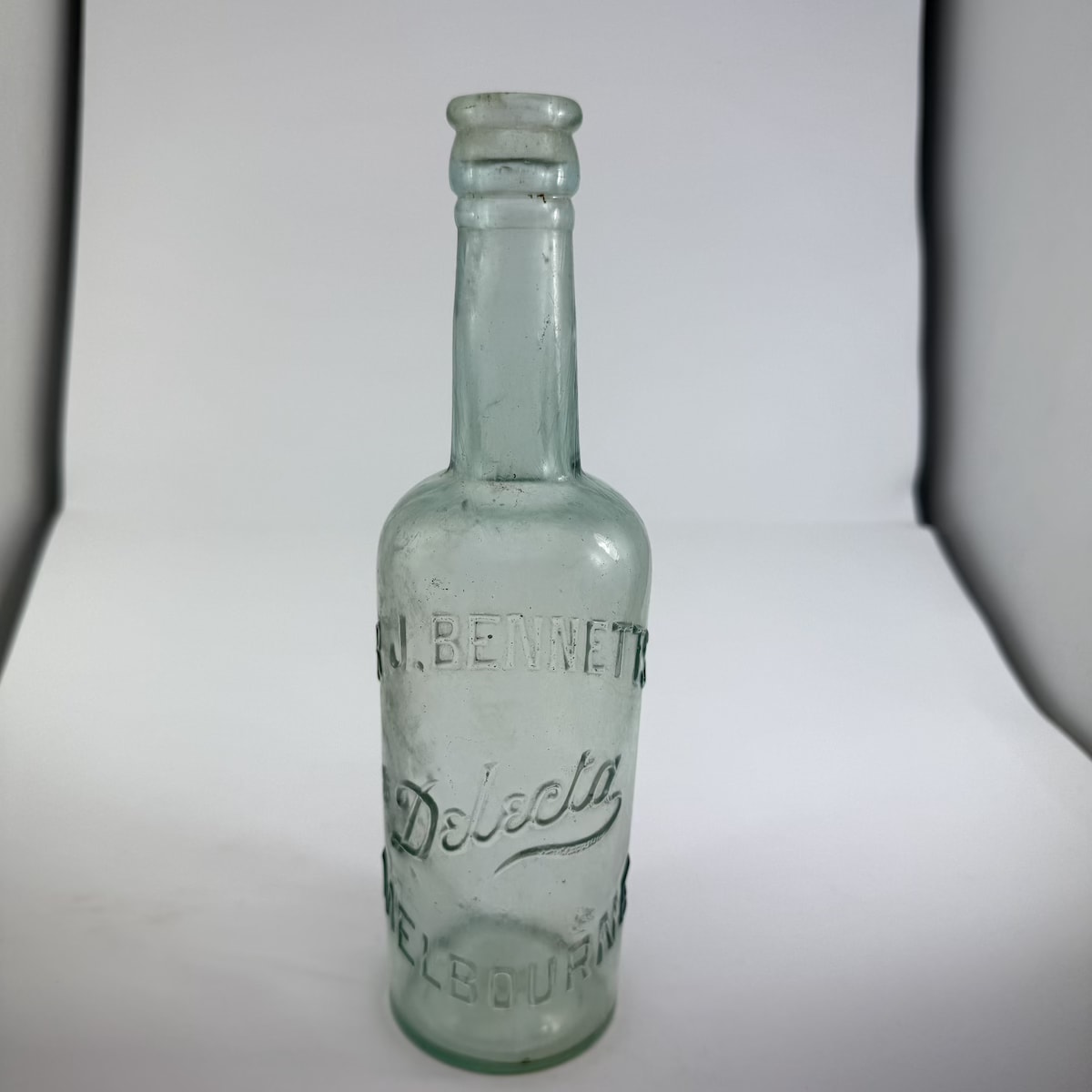 Sauce. R. J. Bennetts, Melbourne, Delecta hot sauce. Aqua. 10 oz. (Victoria)