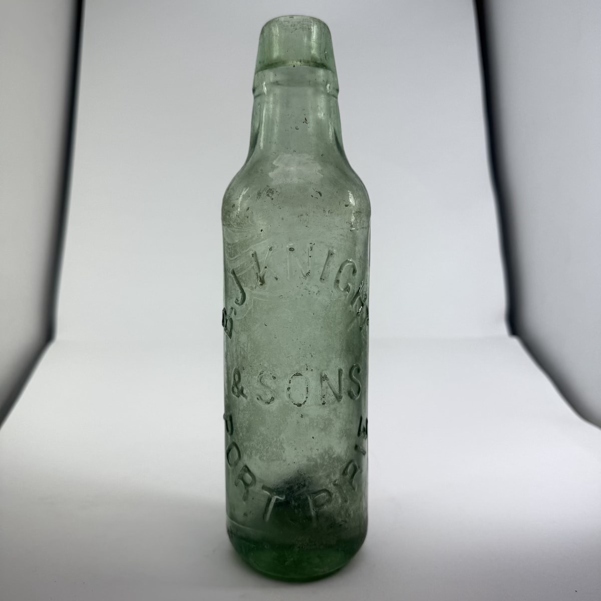 Lamont.  B. J. Knight & Sons, Port Pirie.  A base mark. Aqua.  10 oz. (South Australia)