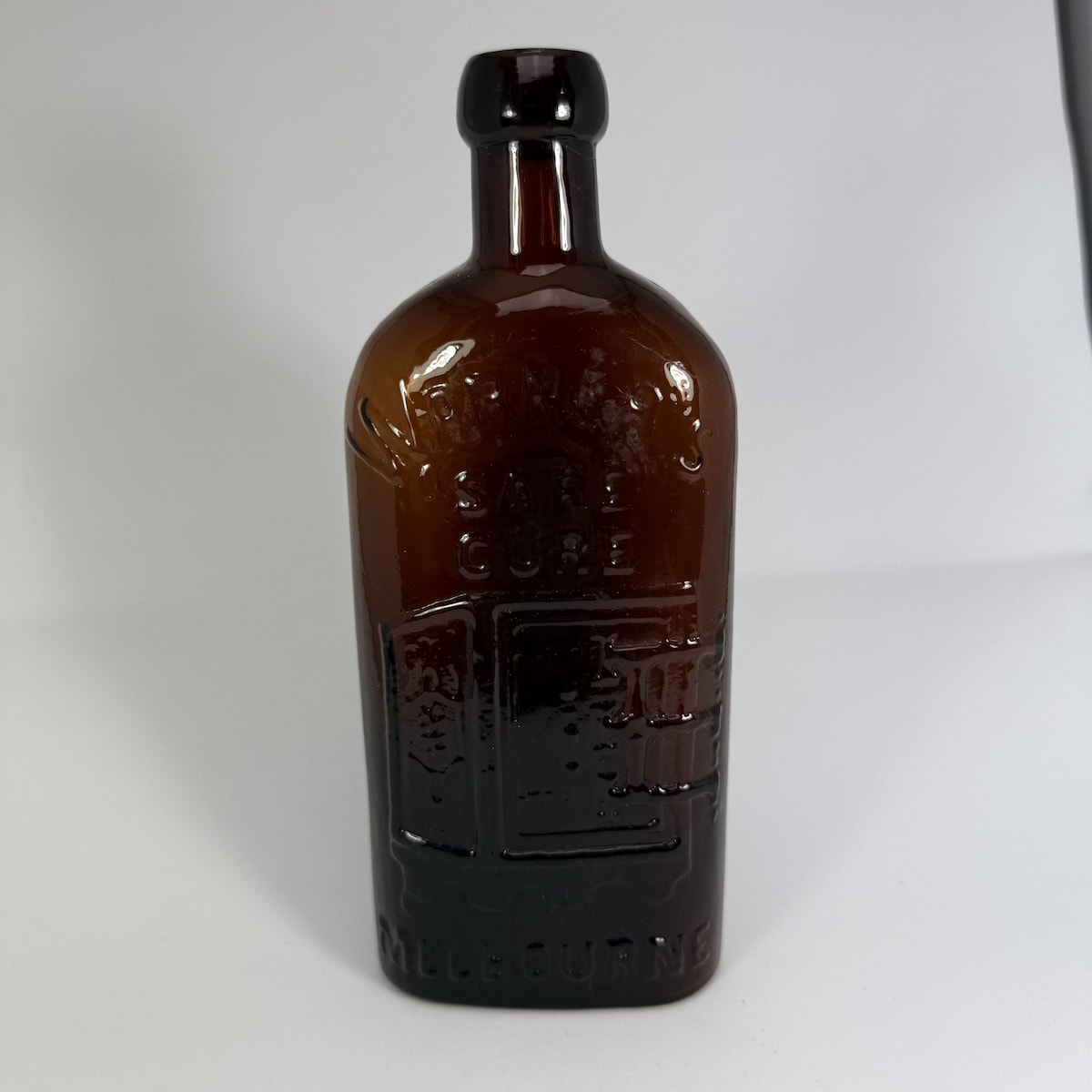 Warner's Safe Cure, Melbourne. Red Amber. 1/2 Pint. (Australia)