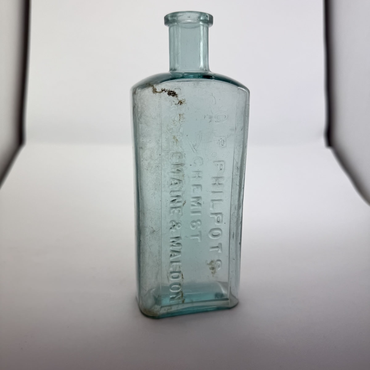 Chemist. G. P. Philpots, Castlemaine & Maldon. 6 oz. 162 mm. (Victoria)