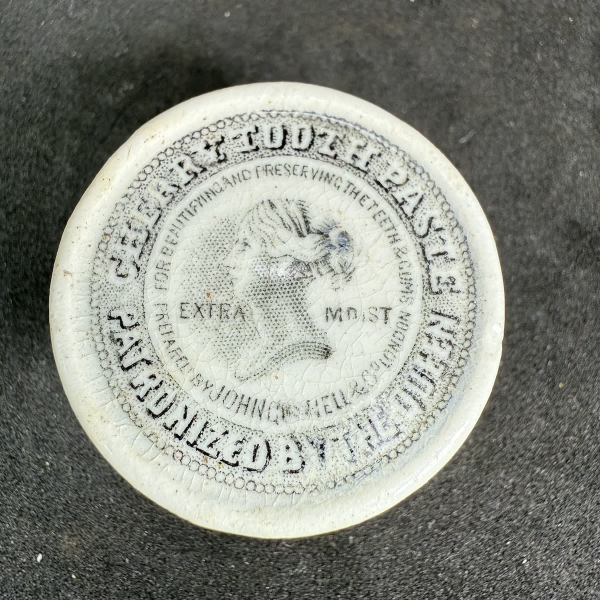 Sample Pot Lid. Queens Head. John Gosnell & Co. Patronized by the Queen.