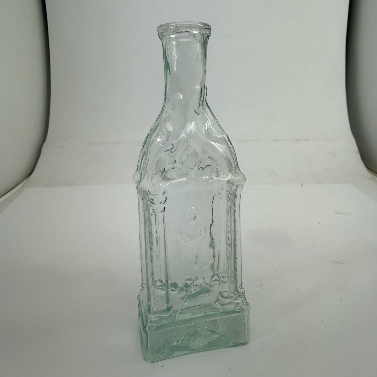 Goldfields Cologne. Arched building with Female figure on one side. Tube Pontil Scar.