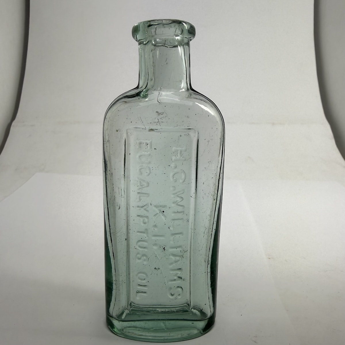 Eucalyptus Oil. H. C. Williams K. I. Kangaroo Island. Aqua. 2 oz. (South Australia)