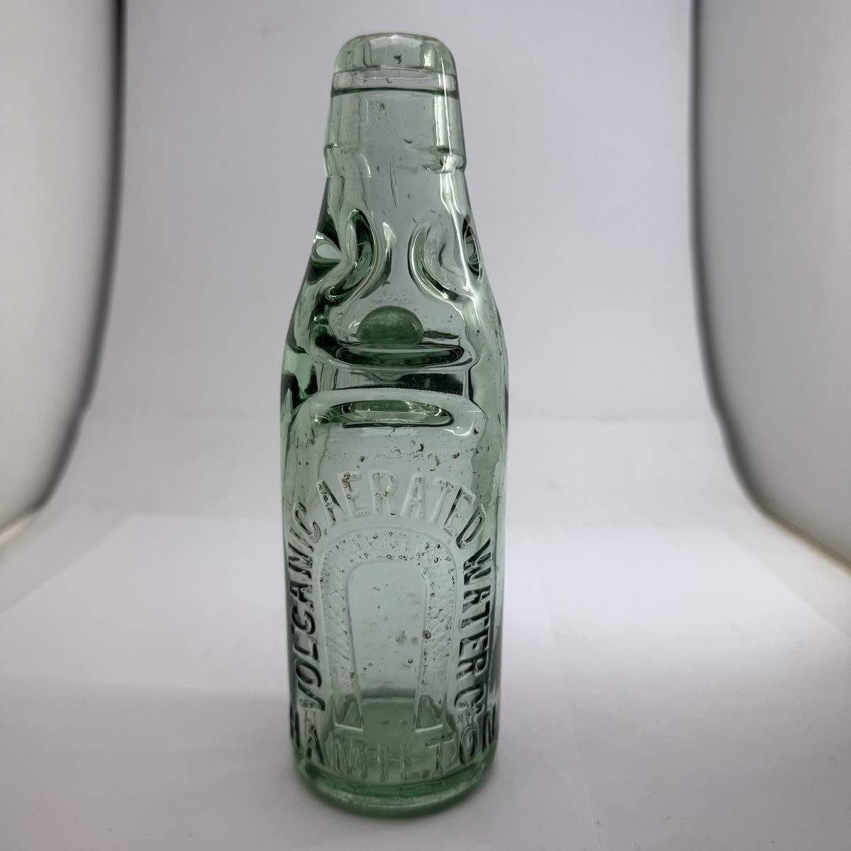 Codd. Volcanic Aerated Water Co., Hamilton. Magnet. Dobson. 6 oz. (Victoria)