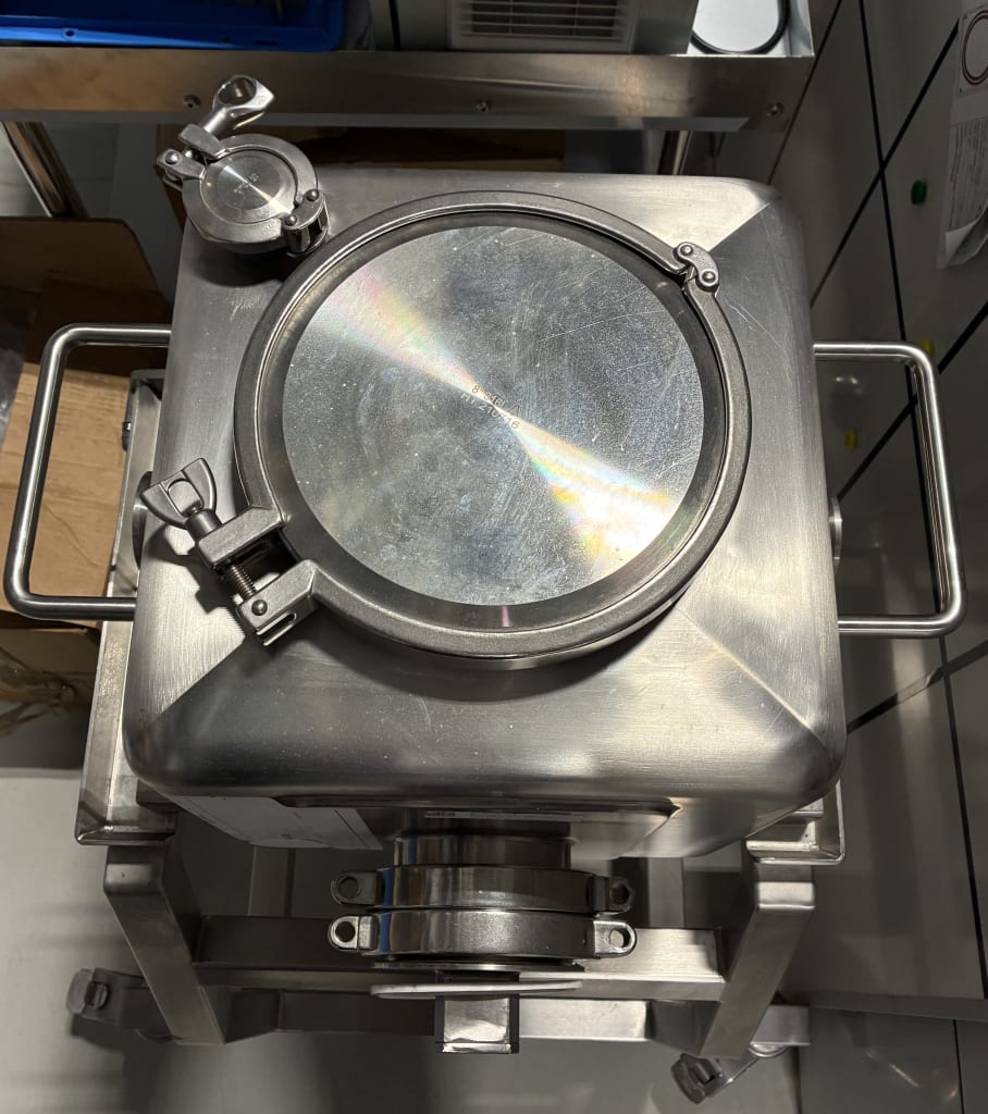 0_2Trolley with bin_top view_.jpg