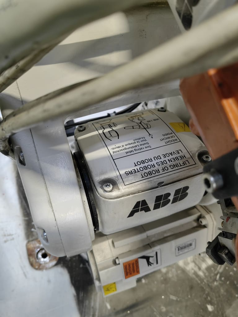 abb-irb140-5.jpg