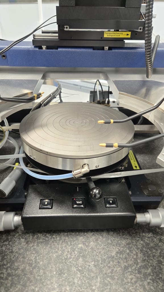 12m_Cascade Microtech PM8.jpg