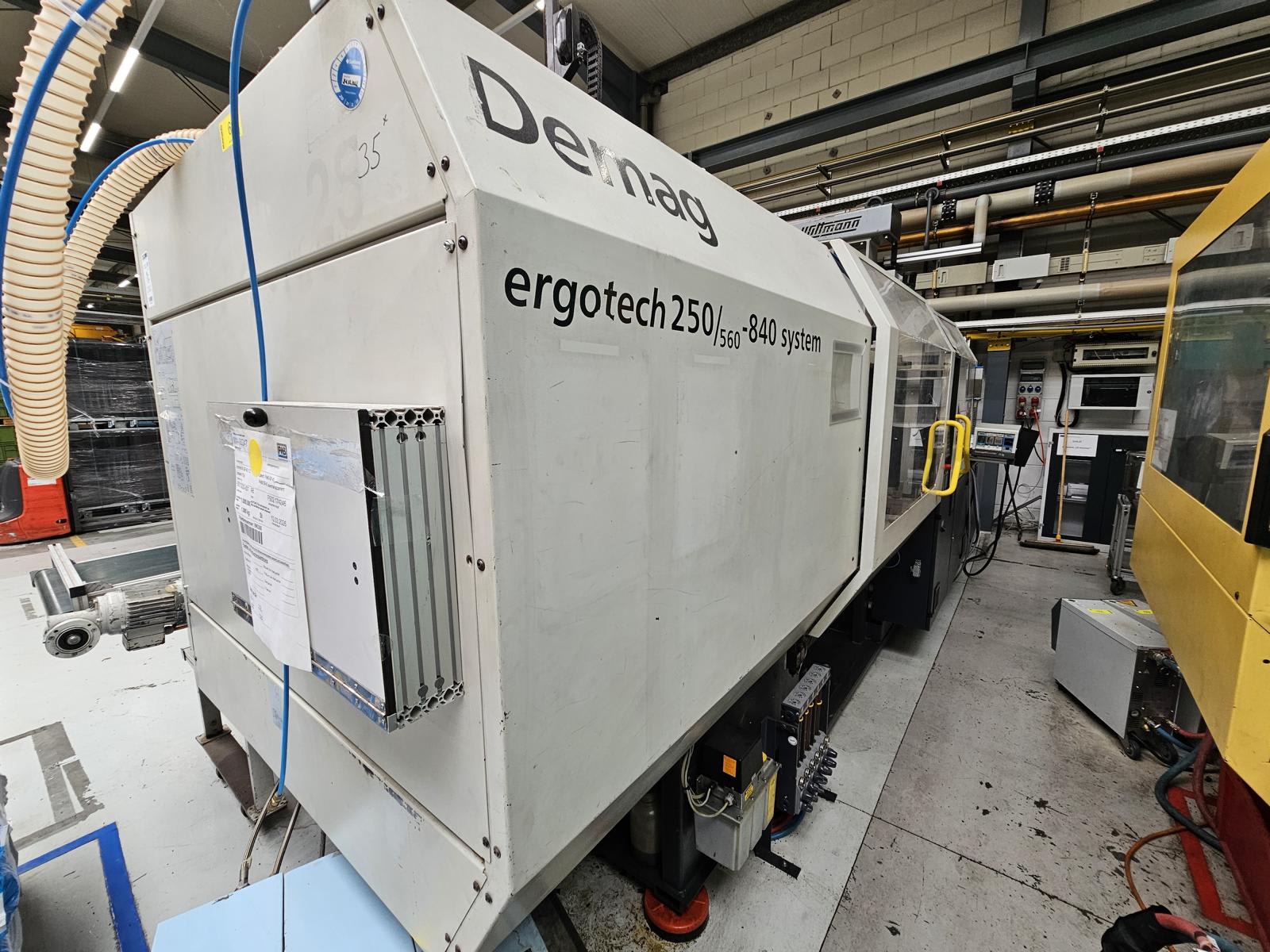 Injection molding machine Demag Ergotech System 2500-840 | 2001