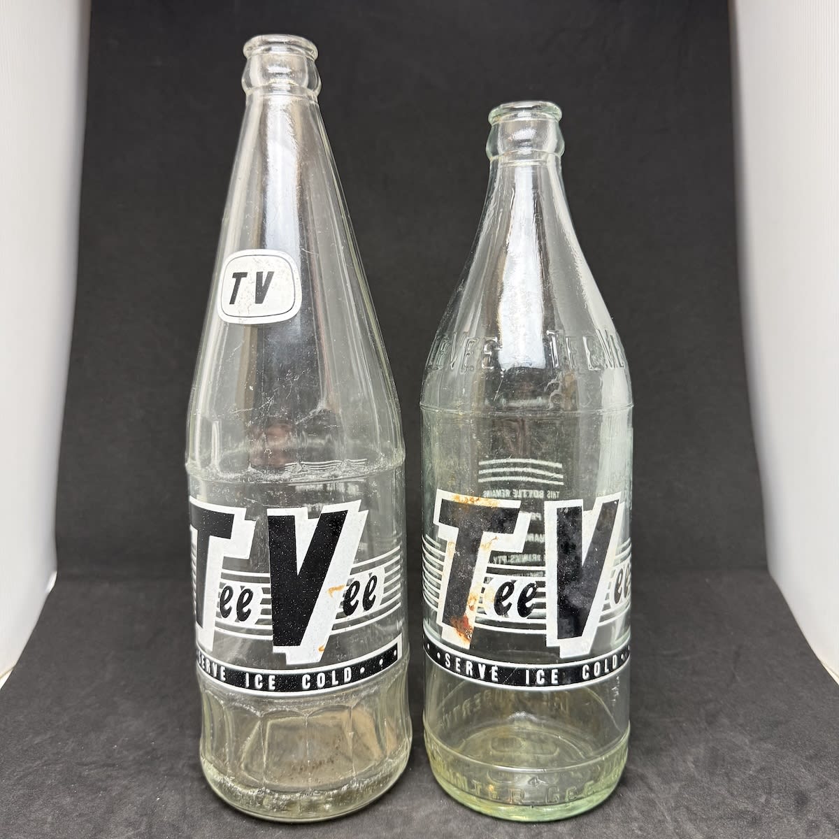 2 Ceramic Label Crown Seals: Different variations of large Tee Vee Drinks, Geelong. (Victoria)