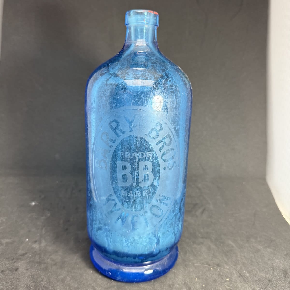Soda Syphon. Barry Bros., Kyneton. Mid Blue. 30 oz. (Victoria)