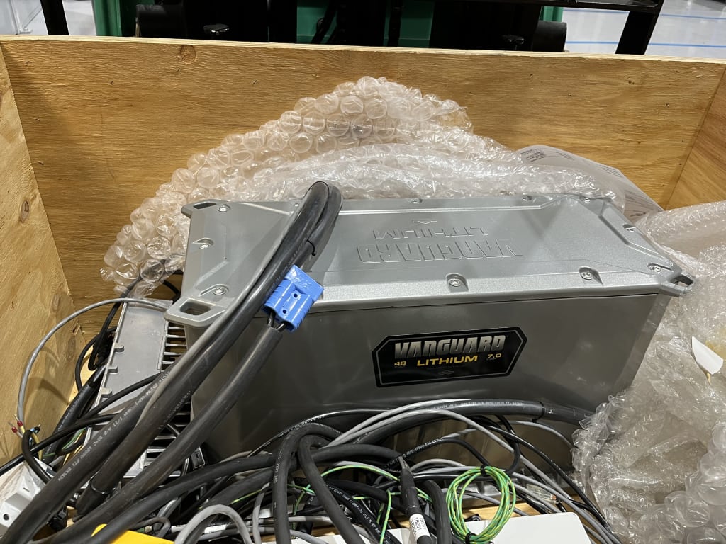 IMG_1921 Vanguard lithium charger.jpg