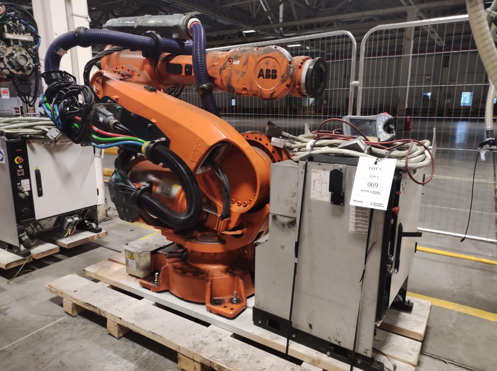 Industrial Robot ABB IRB 6640 | 2014