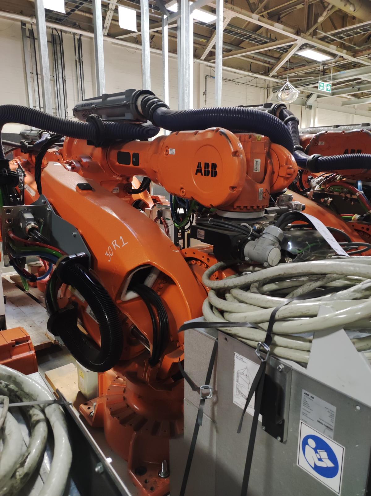 Industrial Robot ABB IRB 6640 | 2016