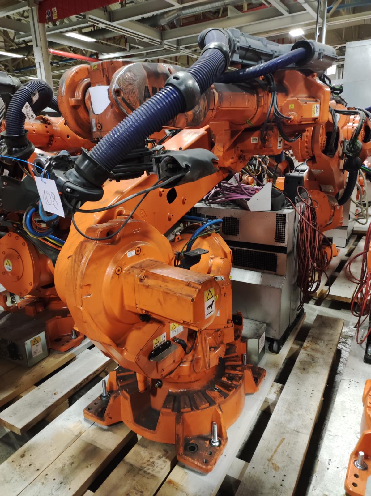 Industrial Robot ABB IRB 6640 | 2014