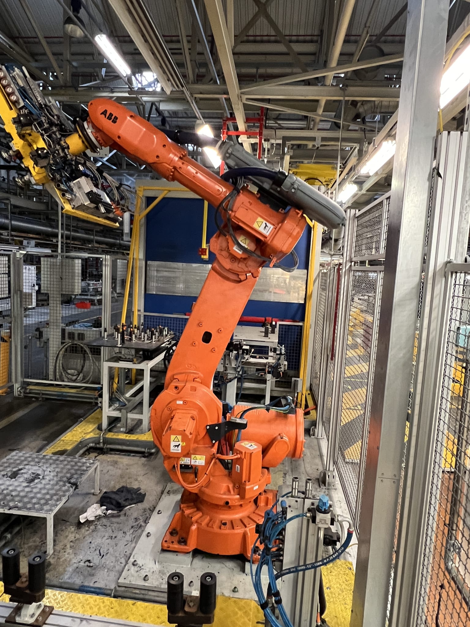 Industrial Robot ABB   IRB 6640 | 2014