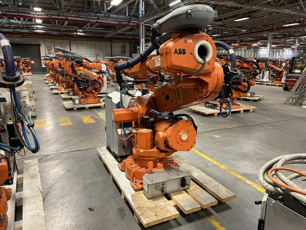Industrial Robot ABB IRB 6640 | 2014