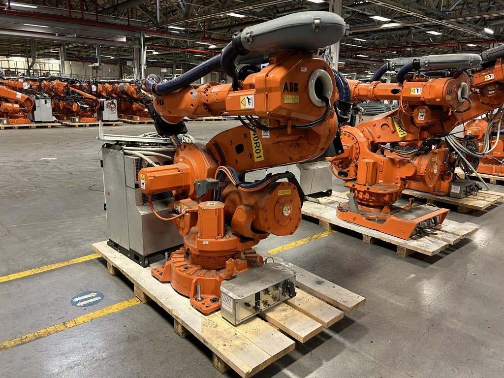 Industrial Robot ABB IRB 6640 | 2015