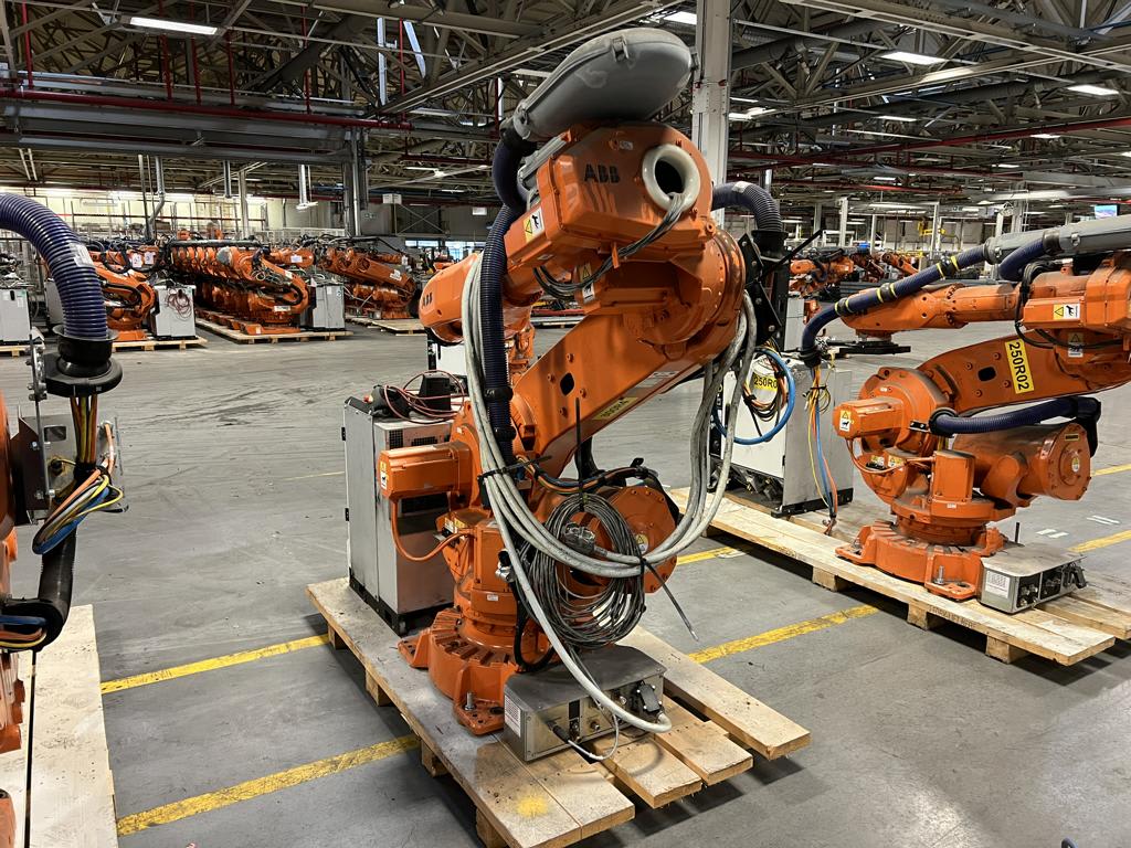 Industrial Robot ABB IRB 6640 | 2014