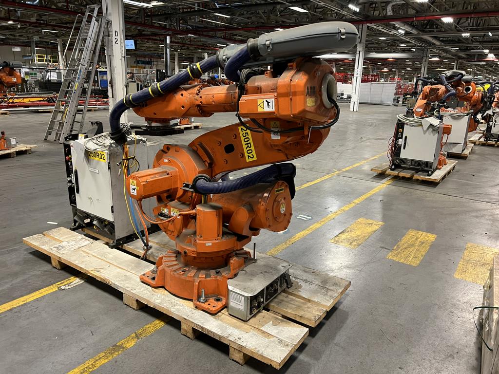 Industrial Robot ABB IRB 6640 | 2015