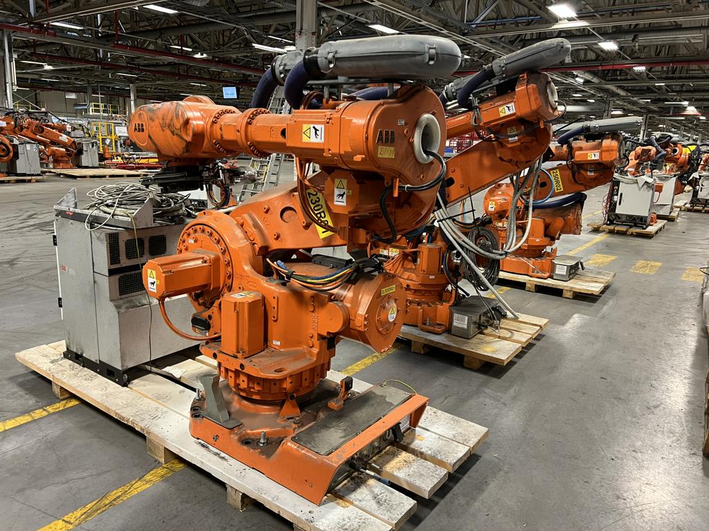 Industrial Robot ABB IRB 7600 | 2015