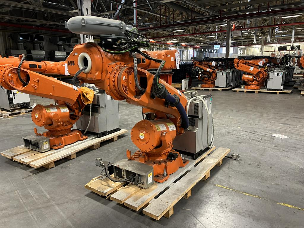 Industrial Robot ABB IRB 6640 | 2014