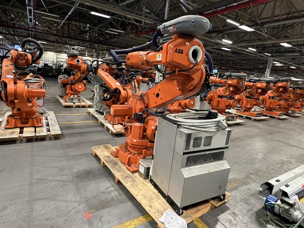 Industrial Robot ABB IRB 6640 | 2014