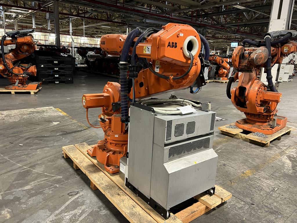 Industrial Robot ABB IRB 6640 | 2014
