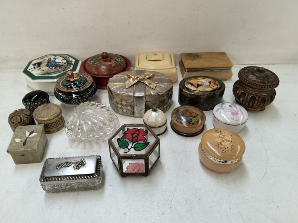 COLLECTION OF TRINKET BOXES — NZ auction result