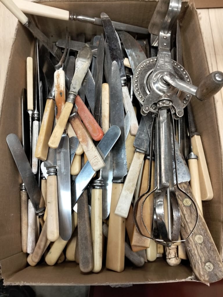 COLLECTION OF KNIVES — NZ auction result