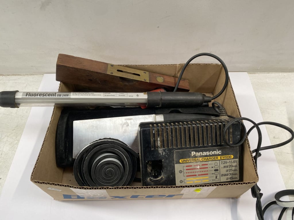 TRAY OF ASSORTED TOOLS — NZ auction result