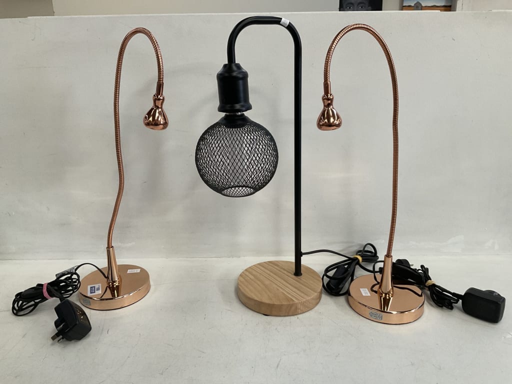 3 LAMPS — NZ auction result